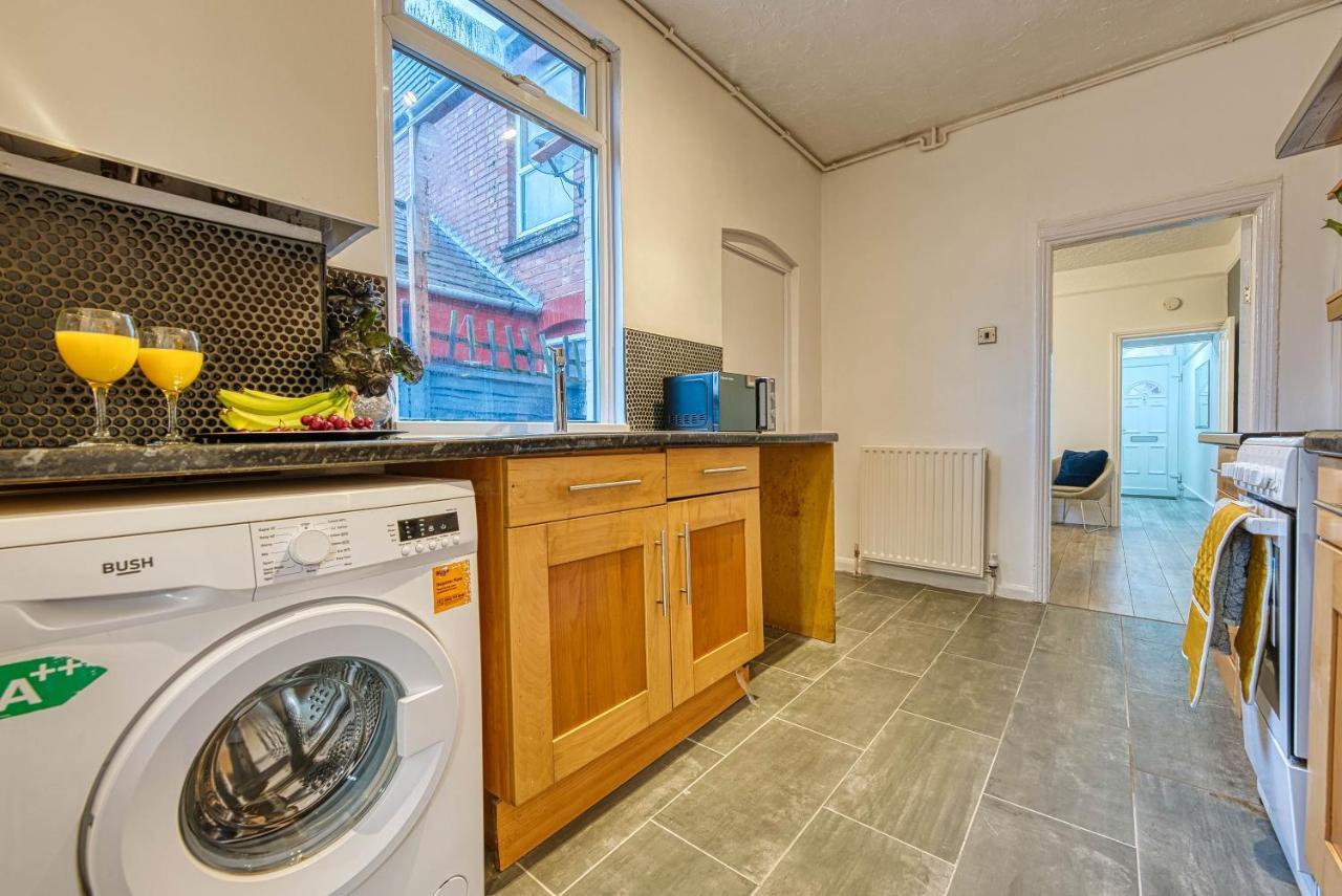Stylish & Cosy In Garden Parking Holiday home
